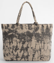 Load image into Gallery viewer, Chasing Sunsets Beach Bag

